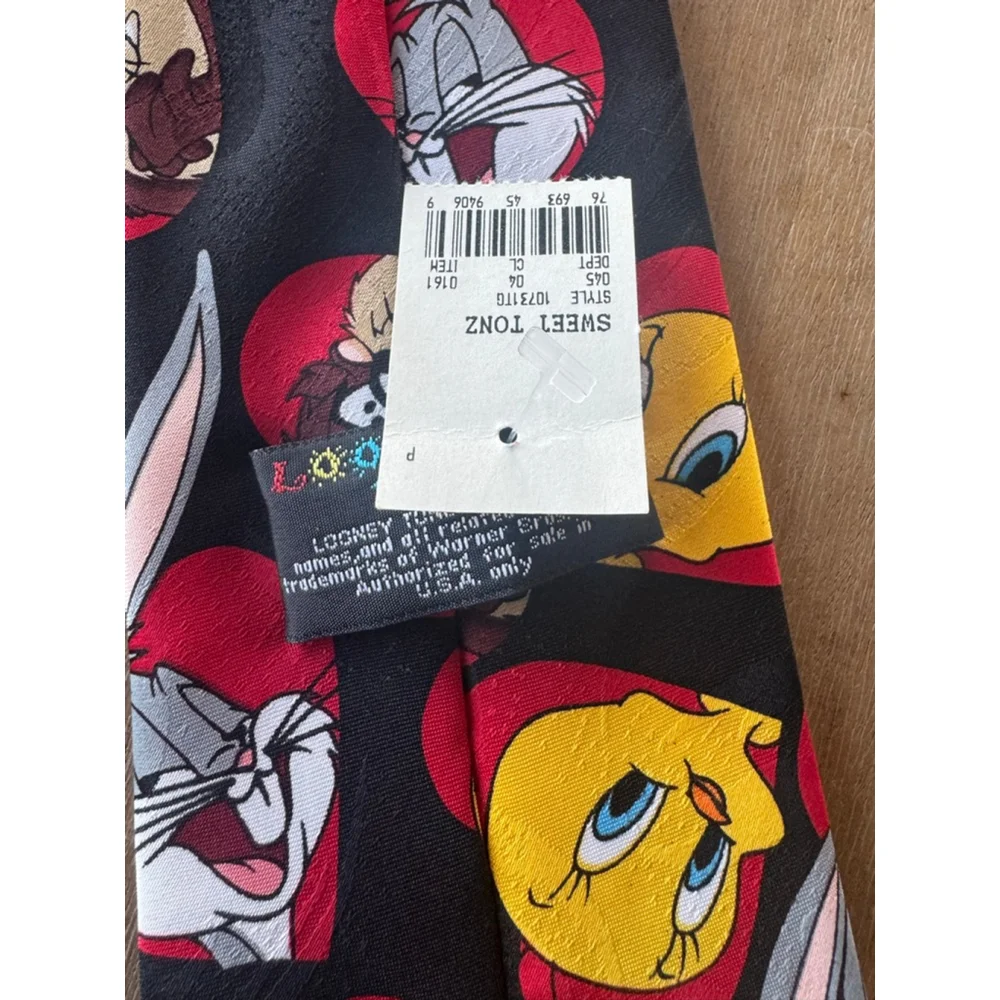 Looney Tunes Men's Black and Red Character Print Tie - Picture 5 of 6